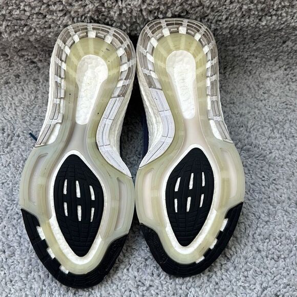 Adidas Women’s Ultraboost Running Shoes, Size 12 - Picture 8 of 8